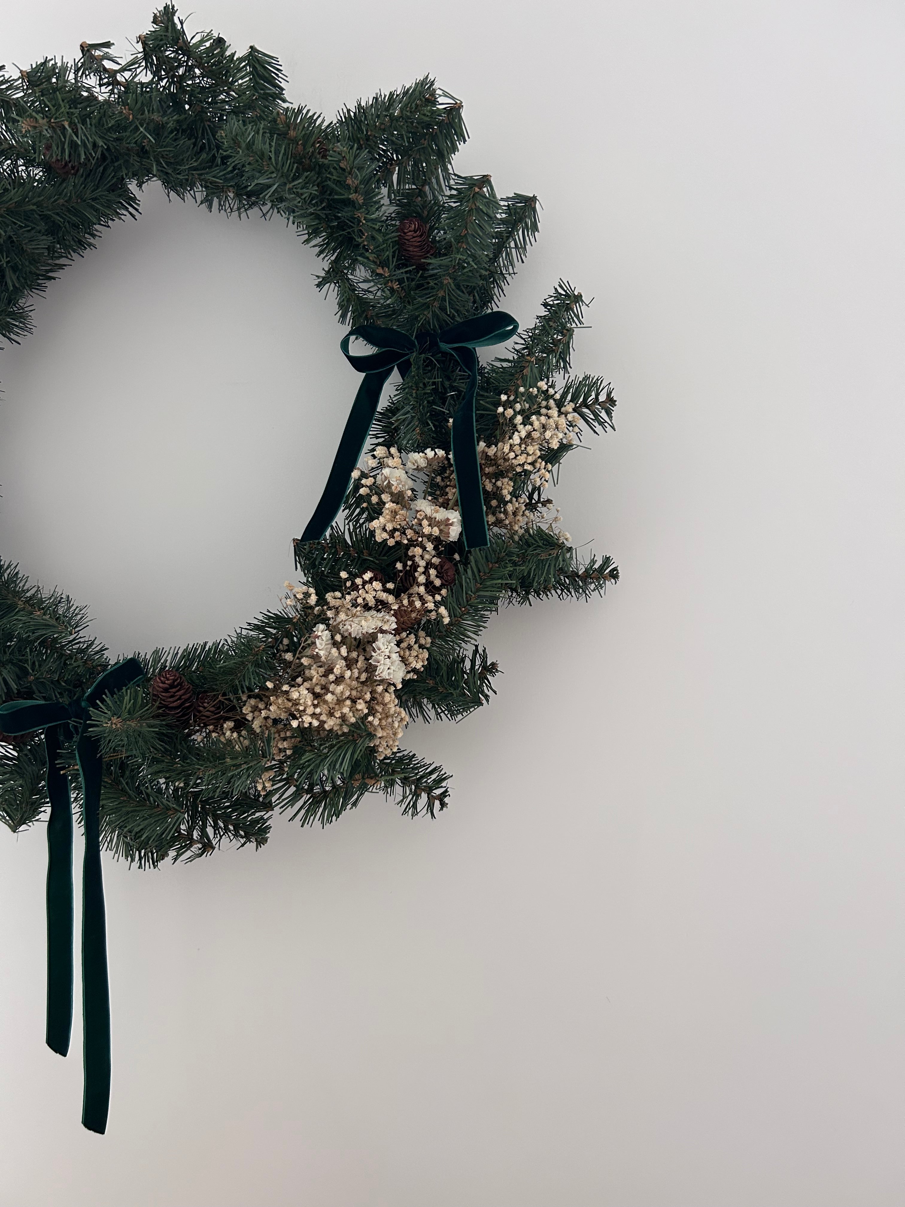 *SAMPLE* ‘Evergreen’ Wreath with Gypsophilas and White Statice finished with dark green velvet bows 60cm