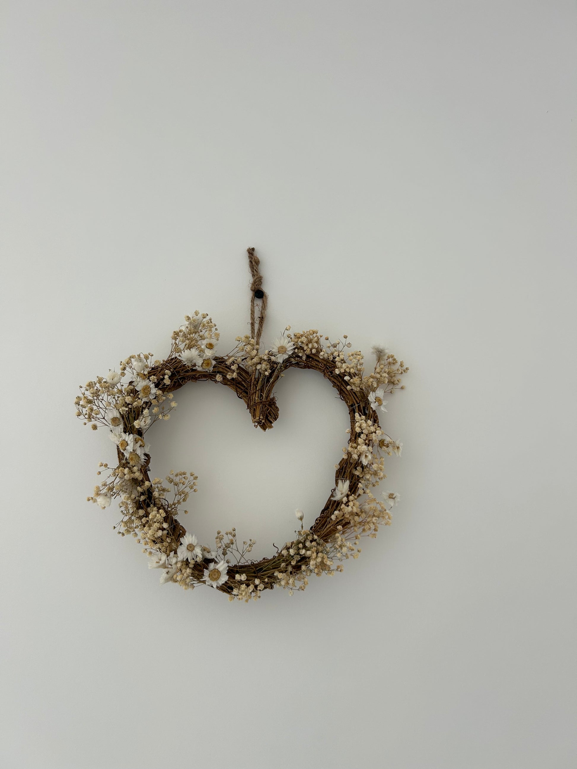 (Ready to dispatch) Heart wreath 25cm