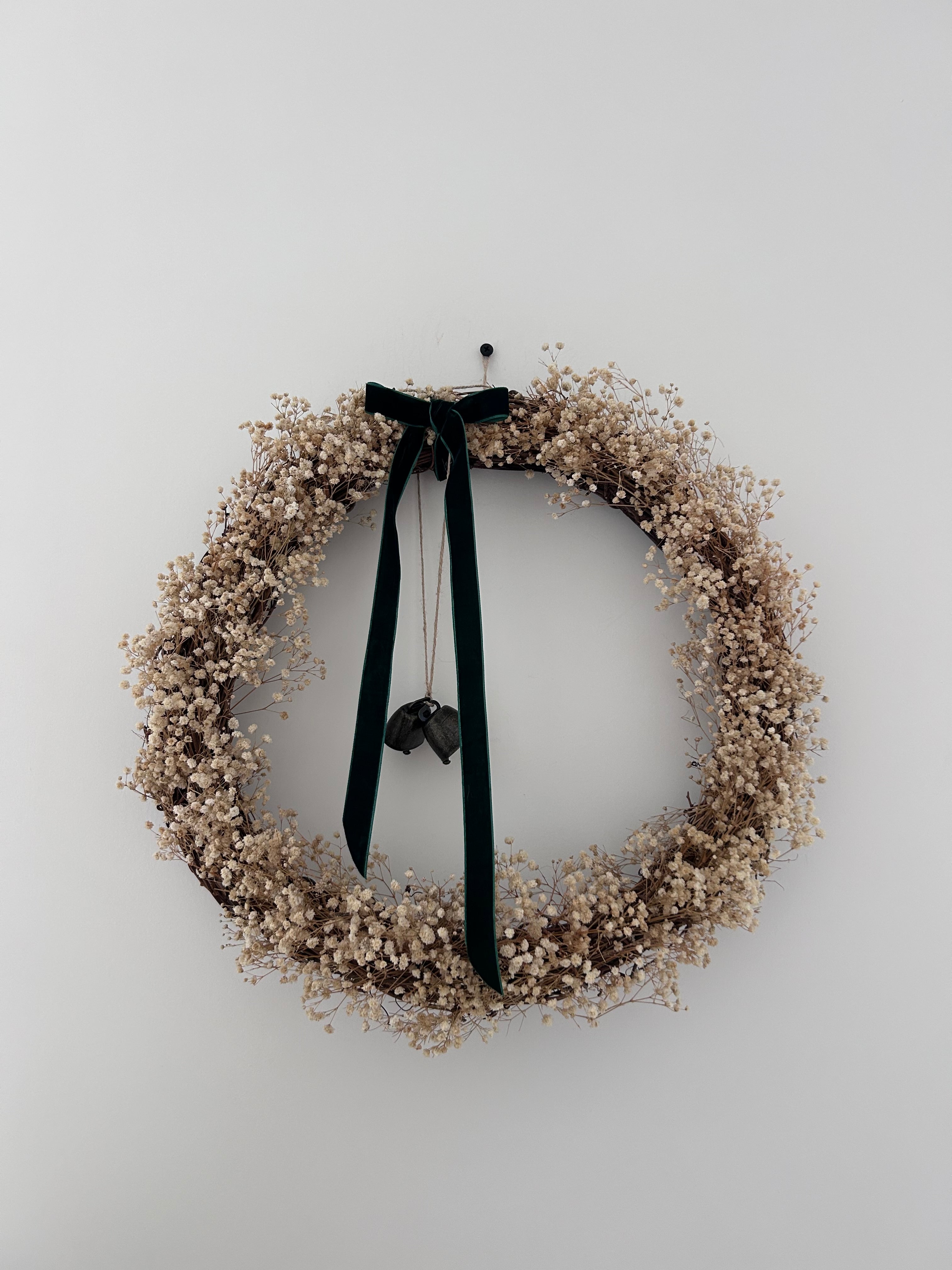 ‘Fern’ Gypsophilas Wreath finished with a dark green velvet bow (bells optional)