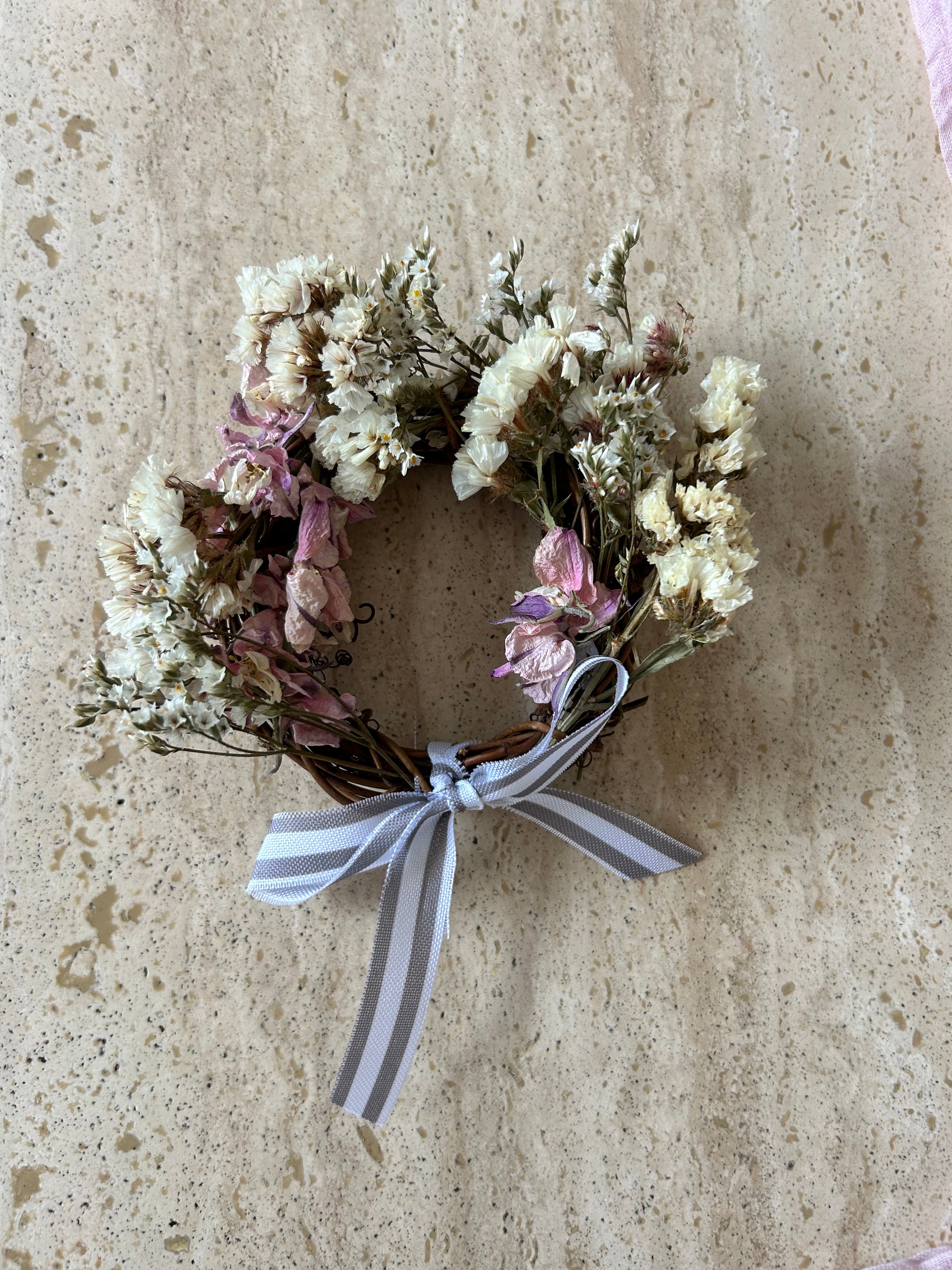 Mini round 10cm wreath (sample 1)