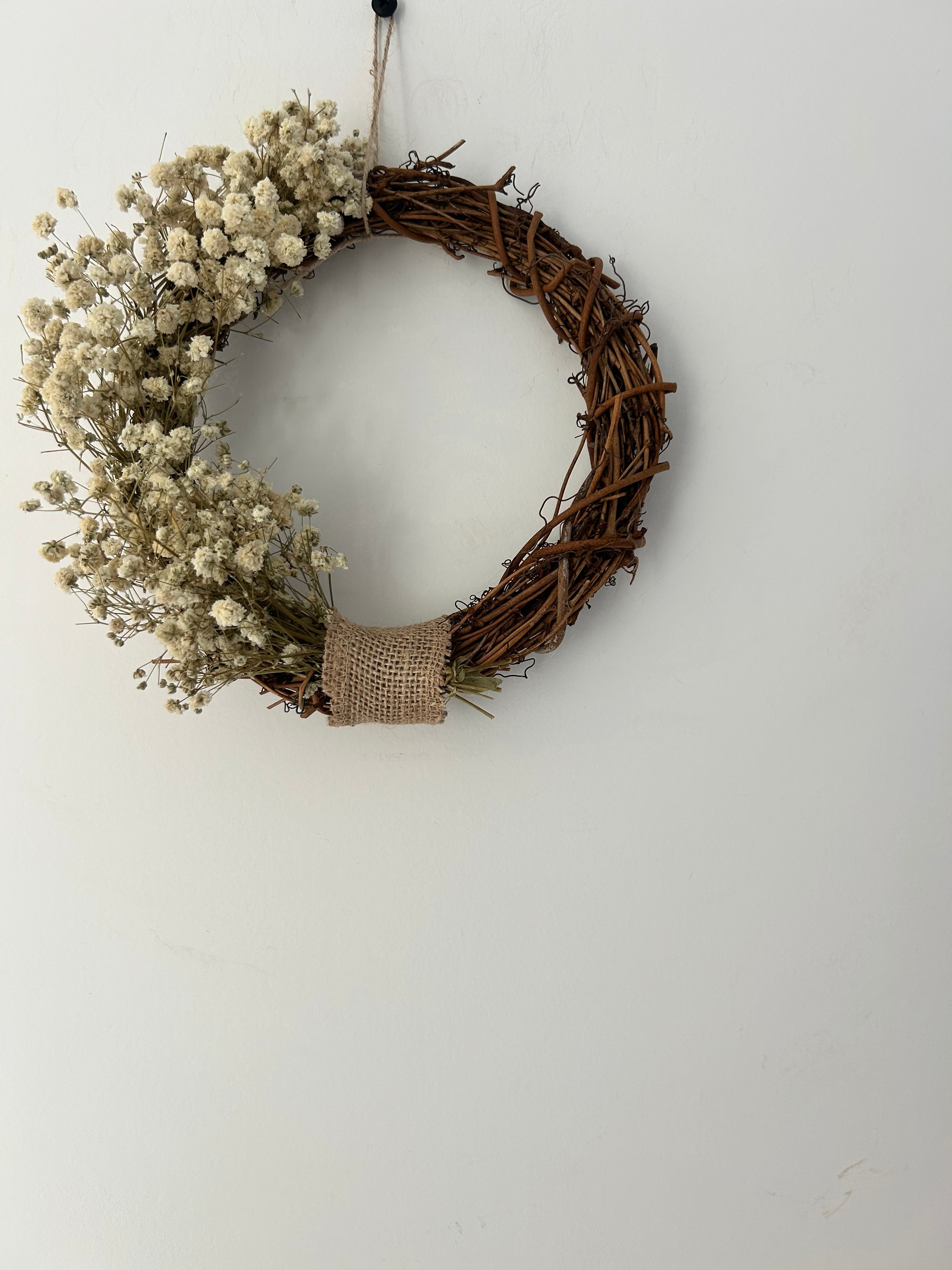 ‘Maeve’ Wreath with Gypsophila 20cm