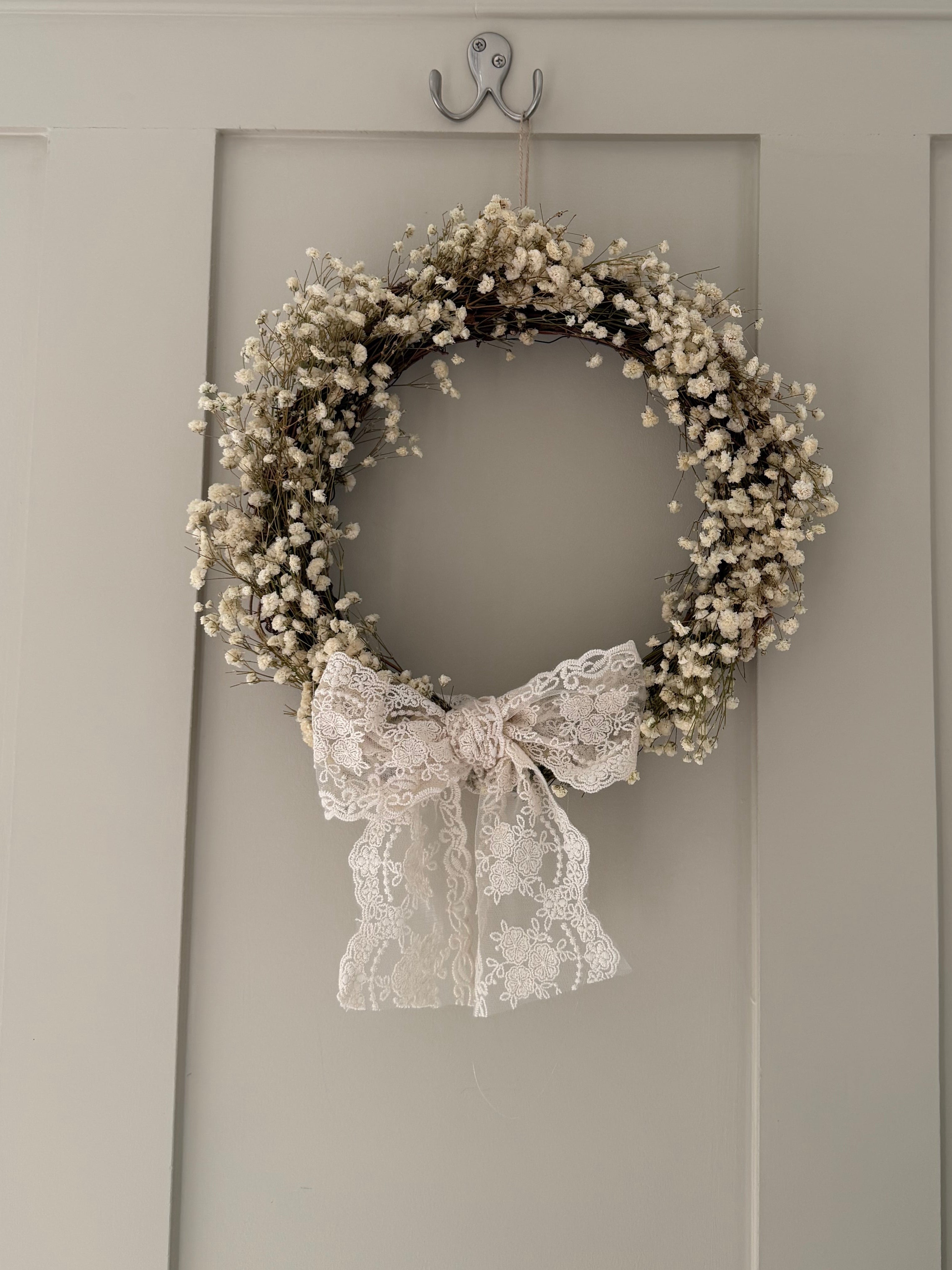 Jazmin’ Gypsophila Wreath finished with a lace bow 30cm