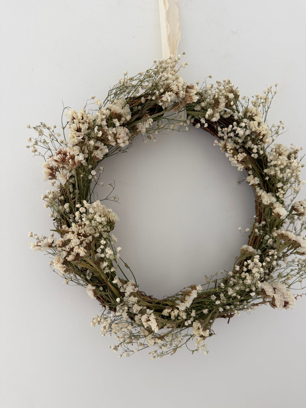 ‘Kaya’ Wreath with Gypsophilas and White Statice