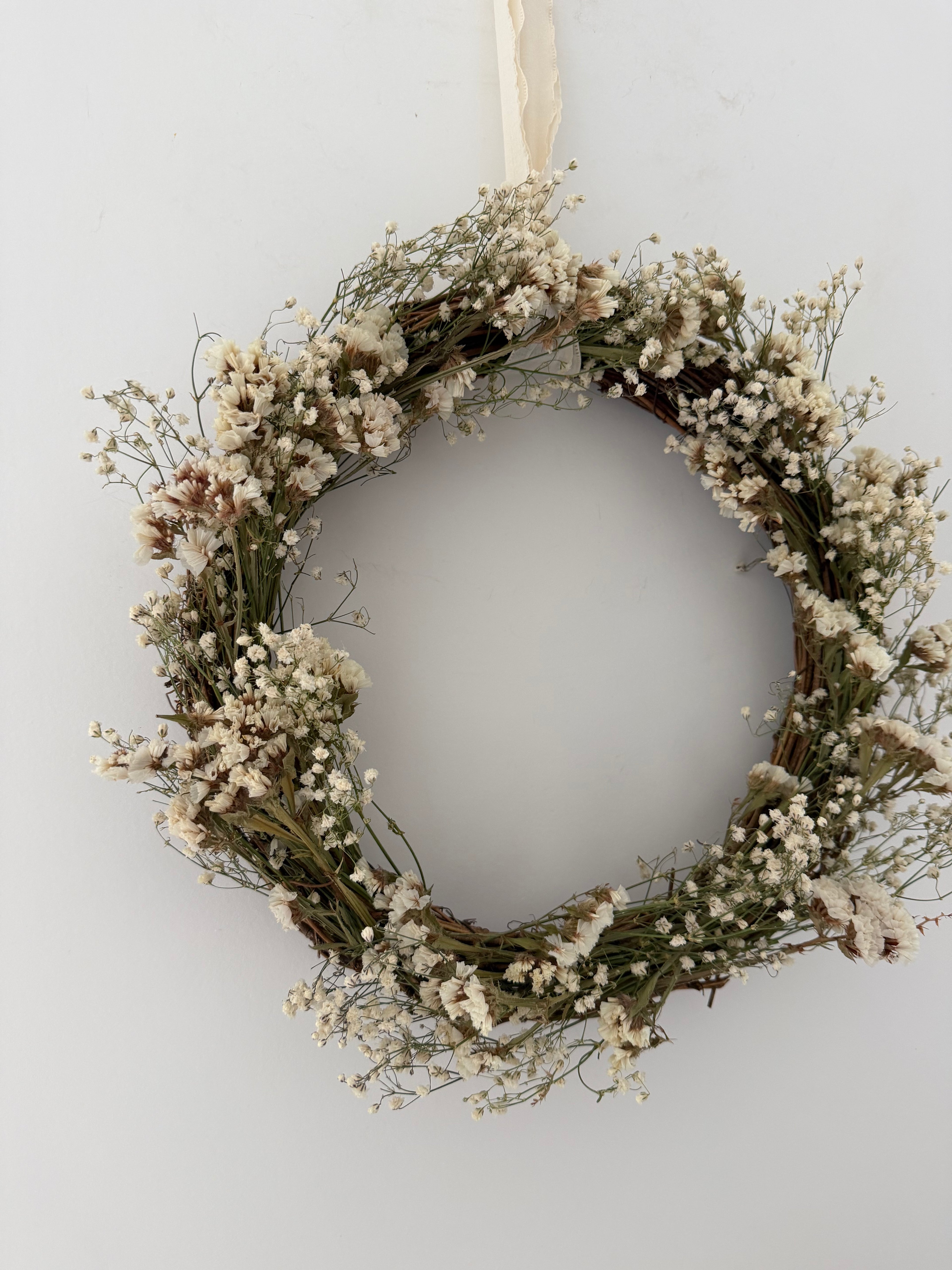 ‘Kaya’ Wreath with Gypsophilas and White Statice